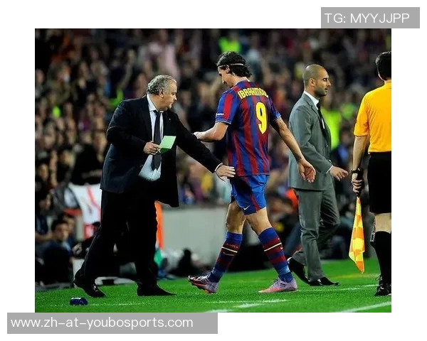 四位传奇足球明星的卓越成就与球场人生揭秘